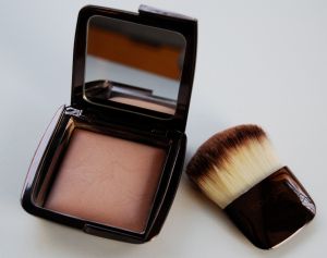 Hourglass Ambient Dim Light and Brush